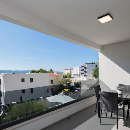 Apartment Beautiful In With Swimming Pool Baska Voda