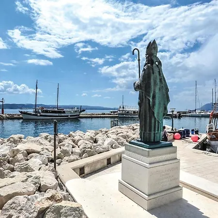 Apartment Beautiful In With Swimming Pool Baska Voda